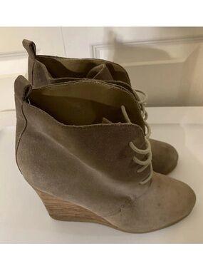 Steve Madden Women Sz 7.5M Brown Leather lace up Wedge heel boots Danni